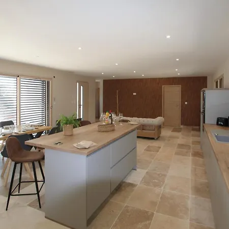 Holiday home Cozy In La Rousse With Private Swimming Pool, Be Inside Or Outside Suze-la-Rousse