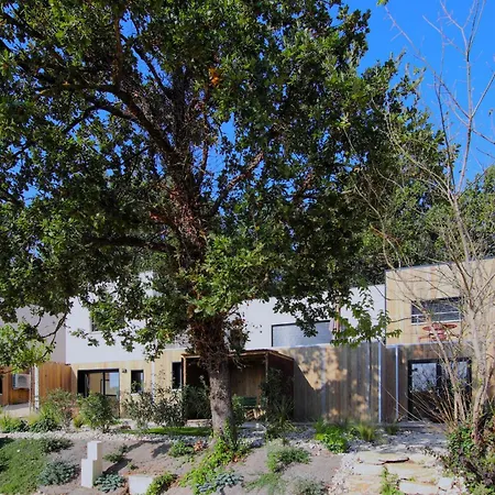 Cozy In La Rousse With Private Swimming Pool, Be Inside Or Outside